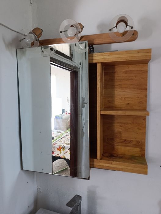 Зеркало в ванную, деревянное