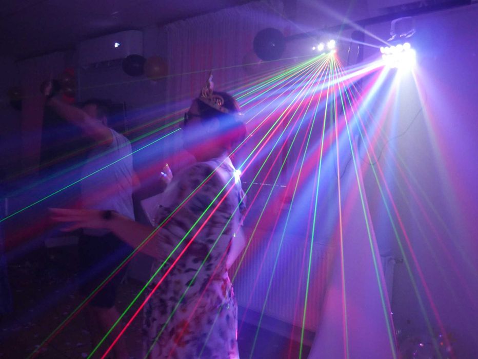 DJ (Wodzirej ): Wesele/poprawiny/Urodziny,Jubileusz,18stki,