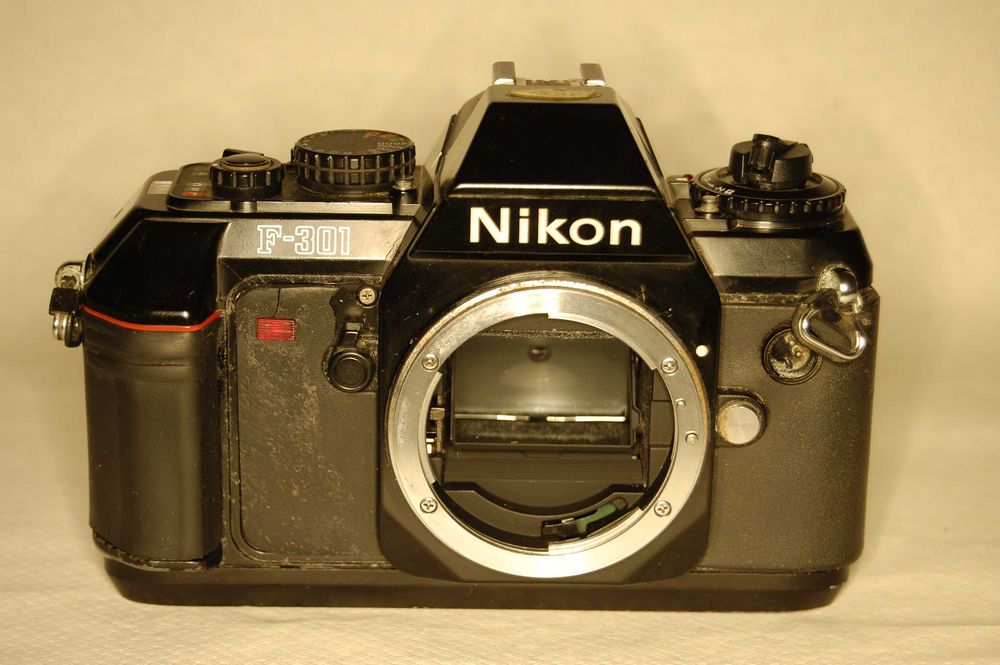 Nikon F301 - Leia com atenção