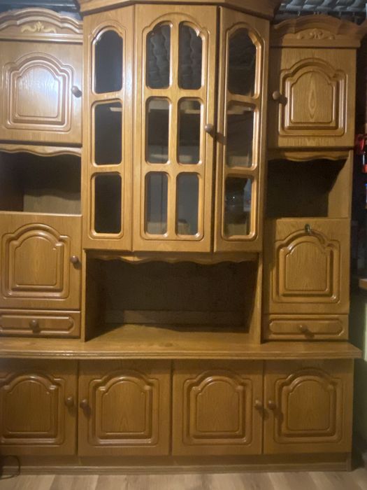 Meblościanka z barkiem na kluczyk