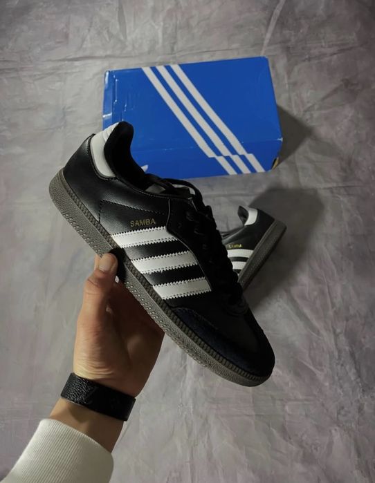 Adidas Samba.