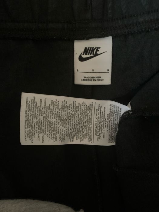 Nike Tech Fleece. L