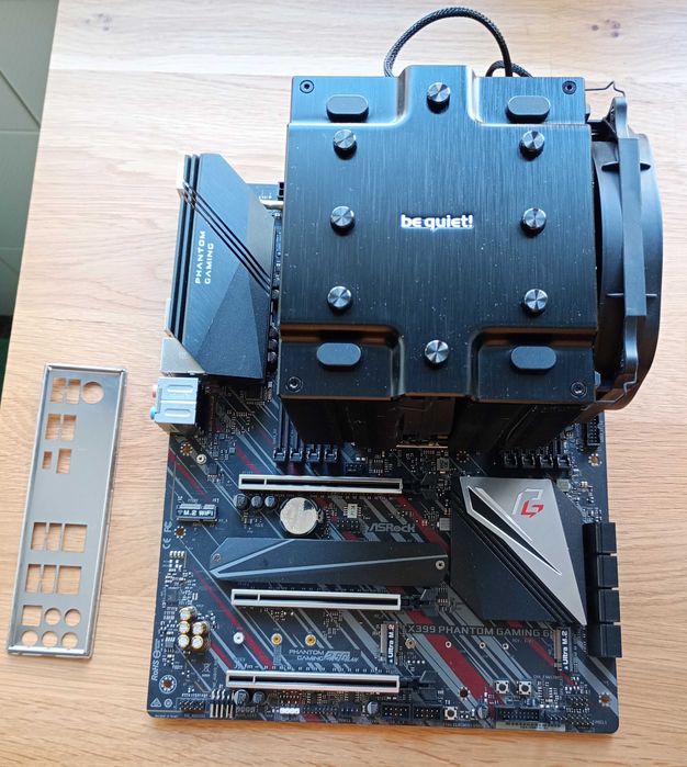 Asrock X399 Phantom Gaming 6 TR4 + Treadripper 1900X + Dark Rock TR4 cooler