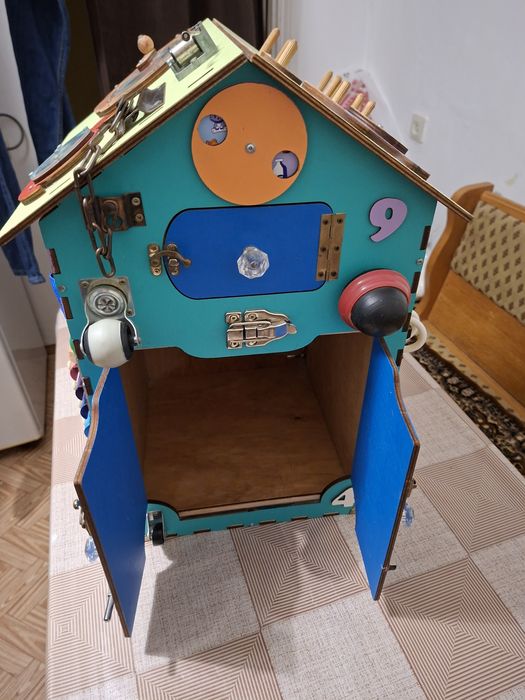 Продам бізі- Будинок  б/ у.