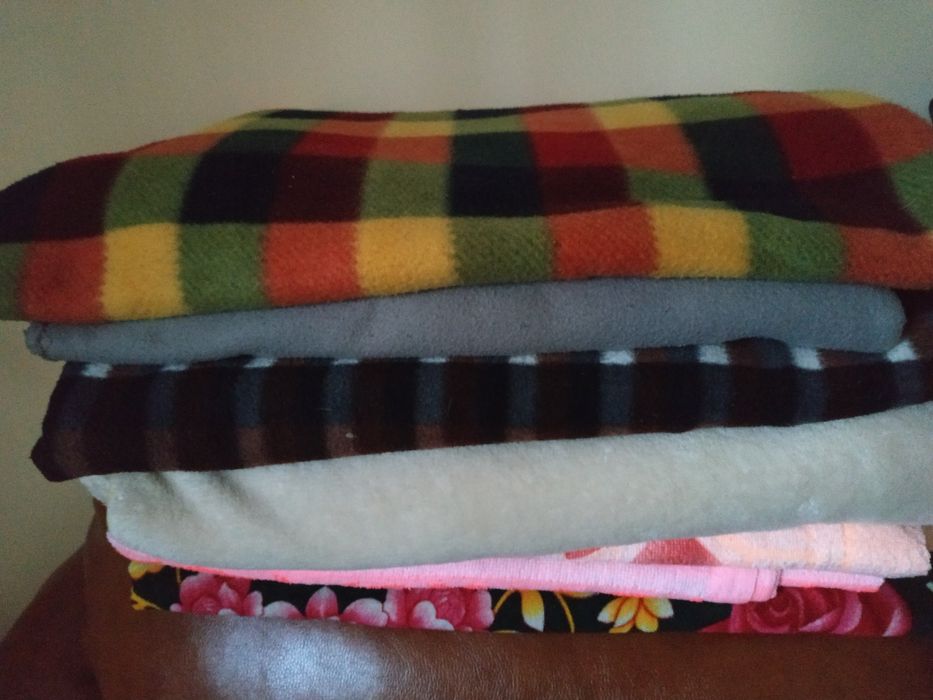 Покрывало по 100 грн. единица бу, вживане и по 200 грн