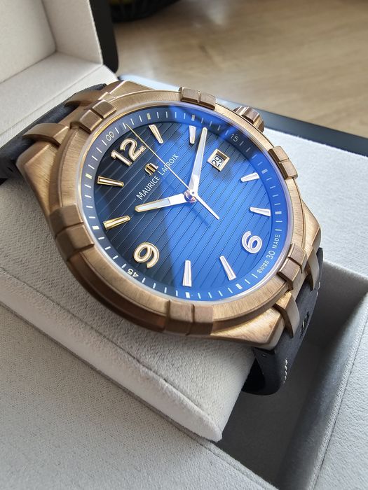 Maurice Lacroix Aikon AI1028