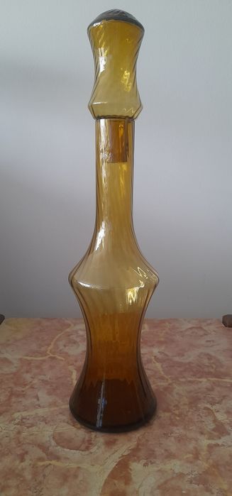 Garrafa alta de vidro