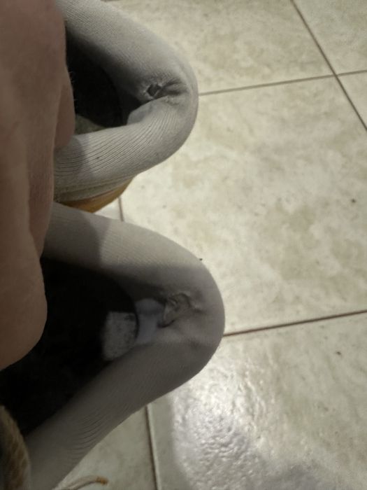 Продам кроссівки asics