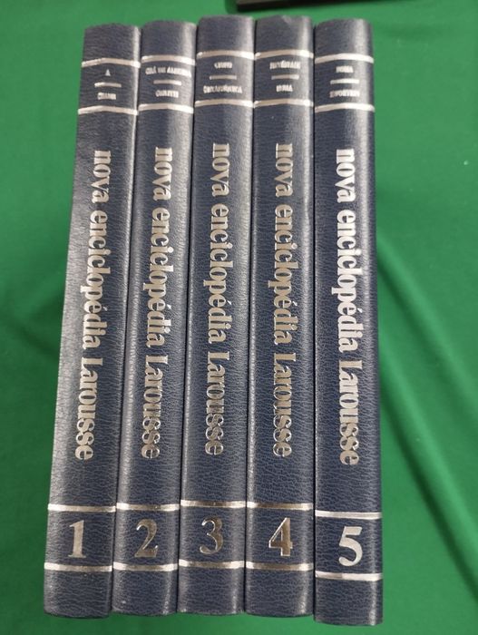 Nova Enciclopédia LaRousse 5 vol