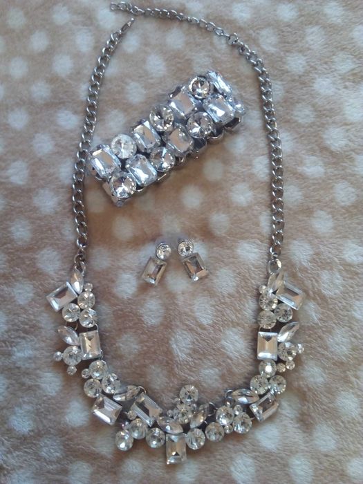 Прикраси, біжутерія