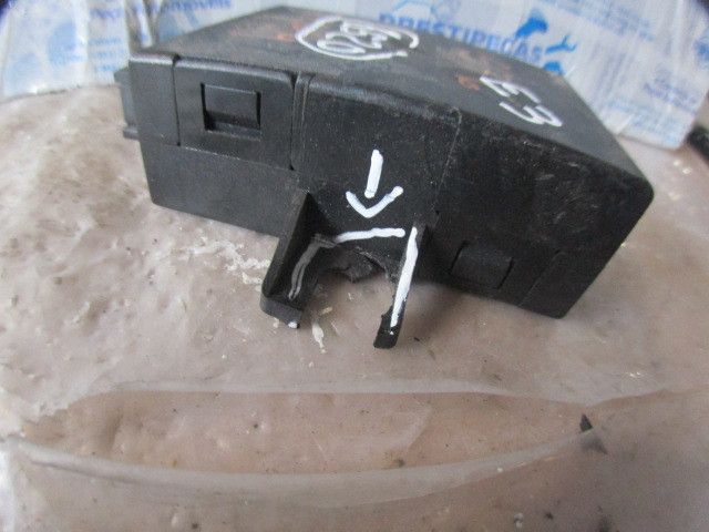 Botão / interruptor electromecânico / relé BMW 3 (E36)