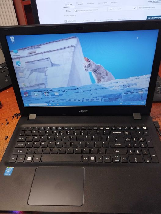 Laptop ACER travelmate P257-M i3-5005U 4GB