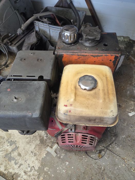 Silnik z pompą hydrauliczną