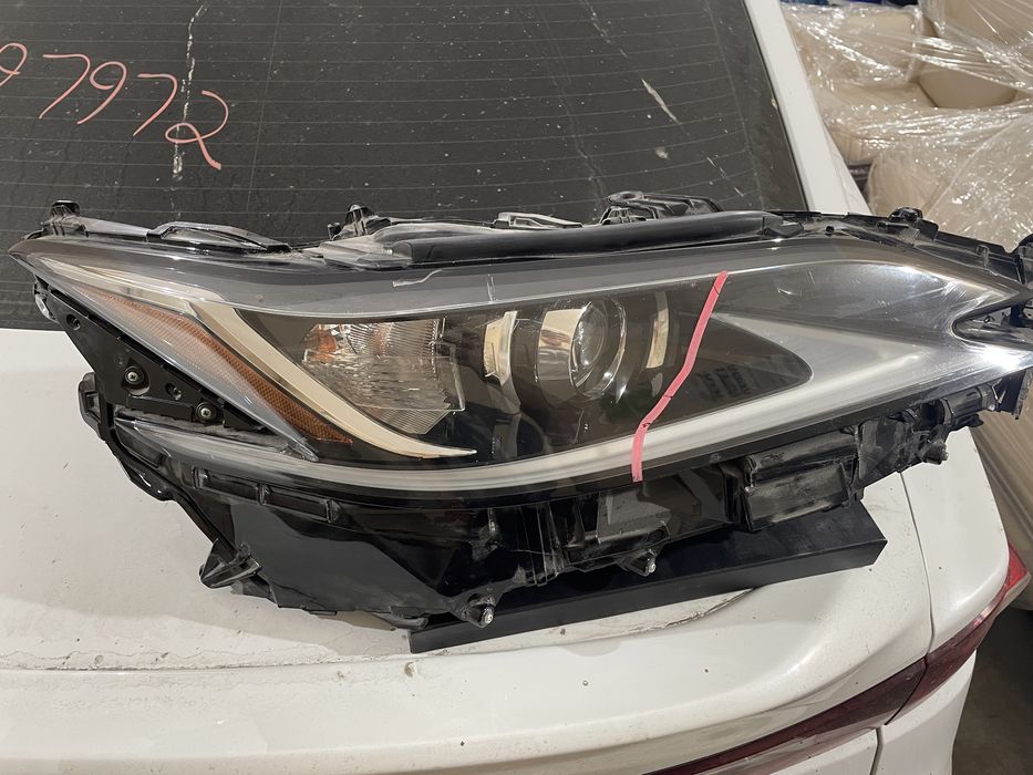 Фара правая лексус es350 2019