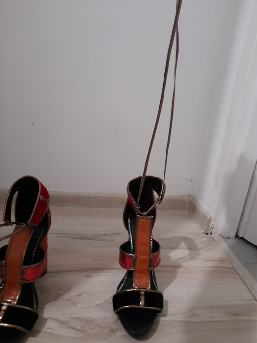 Orginalne glagiatorki na wysokim obcasie Tom Ford Rozmiar 39