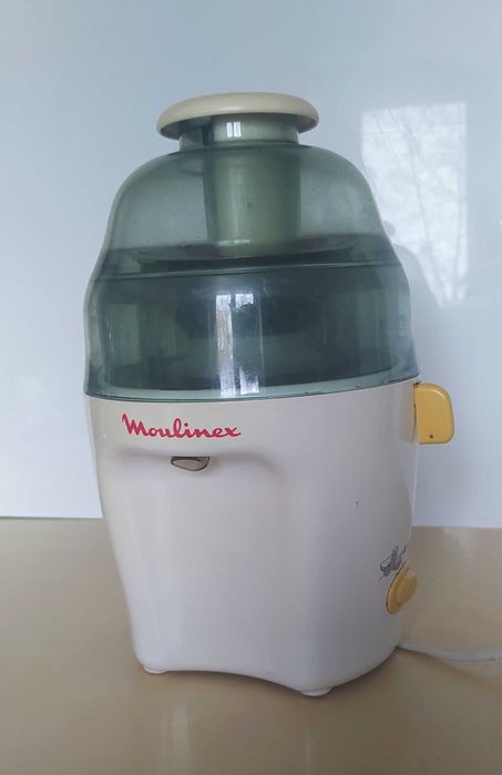 Соковитискач Moulinex JU210
