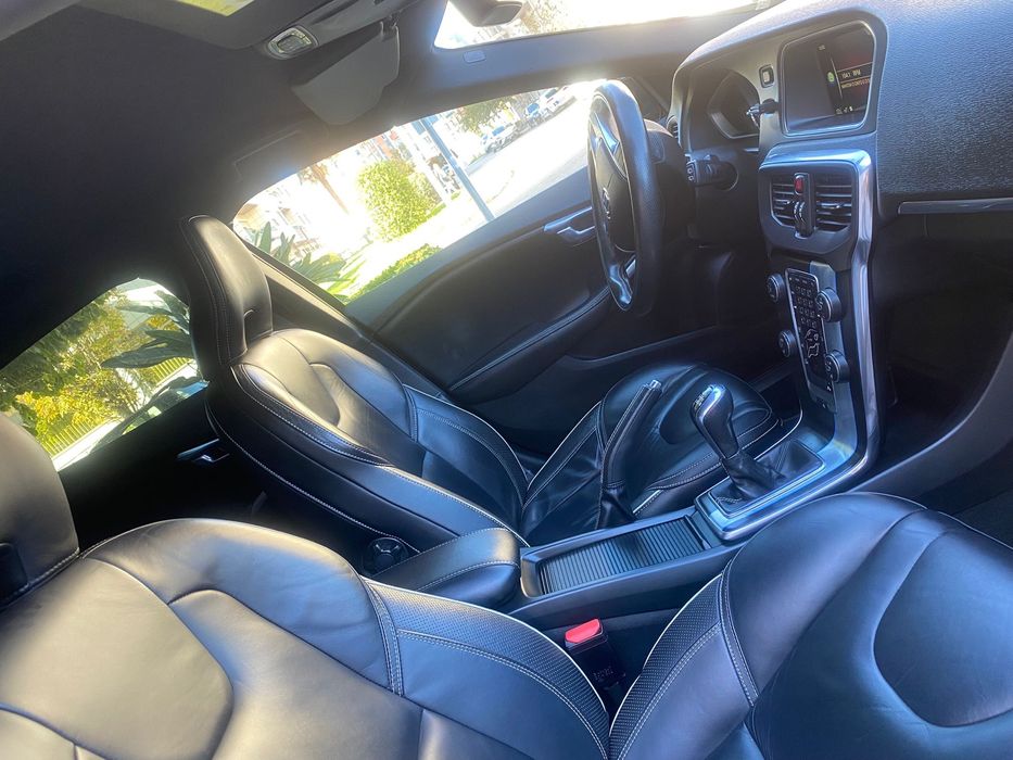 VOLVO V40  2.0  190cv  D4