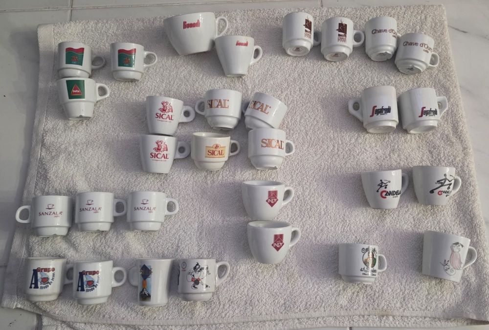 Chávenas Antigas de Café Coleção valor de cada uma