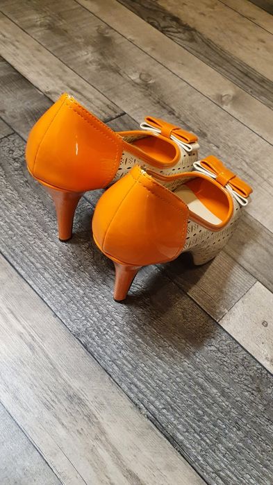 Szpilki pomarańczowe rozmiar 39 NOWE!