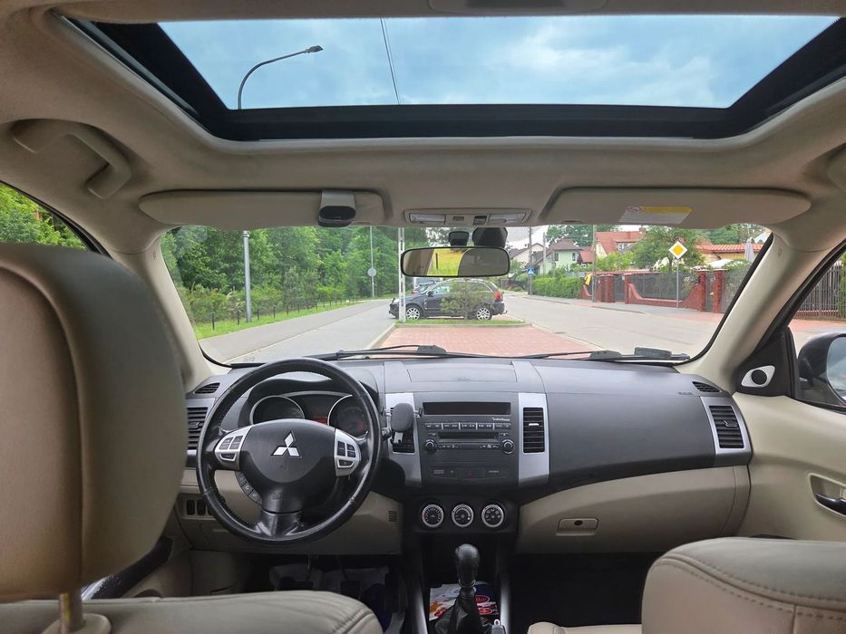 Mitsubishi Outlander Mitsubishi Outlander 2.0 DI-D 4x4 Instyle | 2009 | 7 miejsc | Skóra