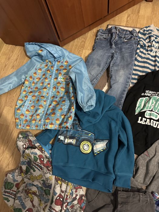 Великий пакет одягу на хлопчика від 3до 5 років