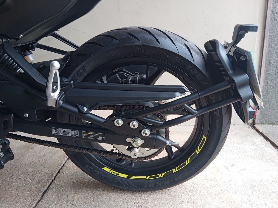 Benelli leoncino 125 como NOVA 2025