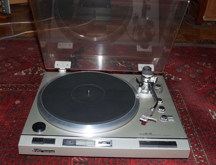 Gira-Discos JVC  QL-F6