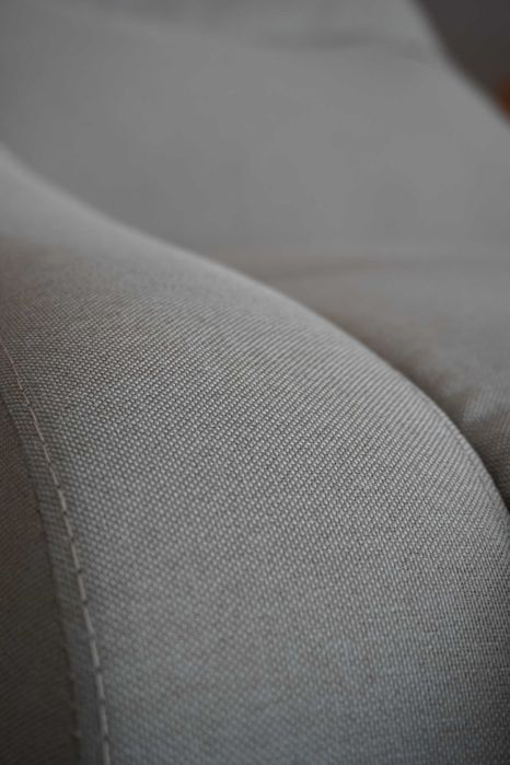 Poltrona reclinável cinzenta