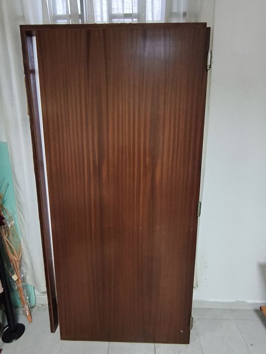 Porta de Madeira maciça