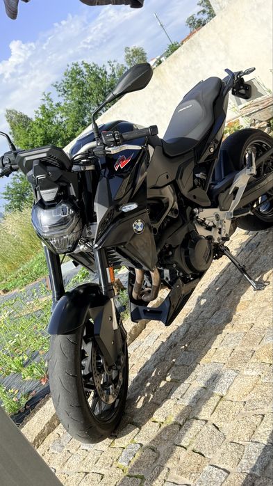 Bmw f900r.      .