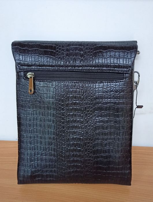 Оригінальна чоловіча сумка-барсетка.