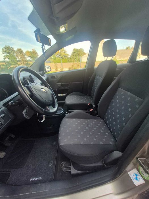 Fotele kanapa półka tapicerka Ford Fiesta mk6 5 drzwi