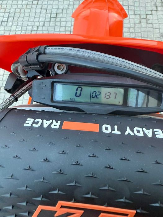 KTM 300 TBI modelo de 2024