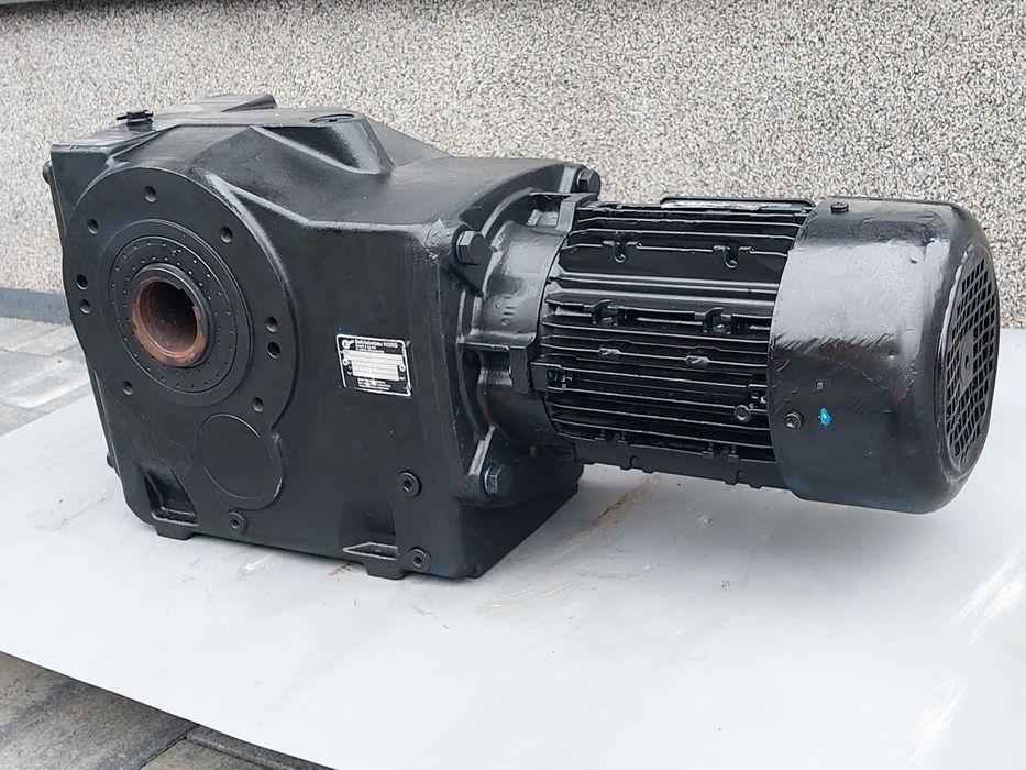 Motoreduktor kątowy 1.5kw. 15obr./min.. Nord