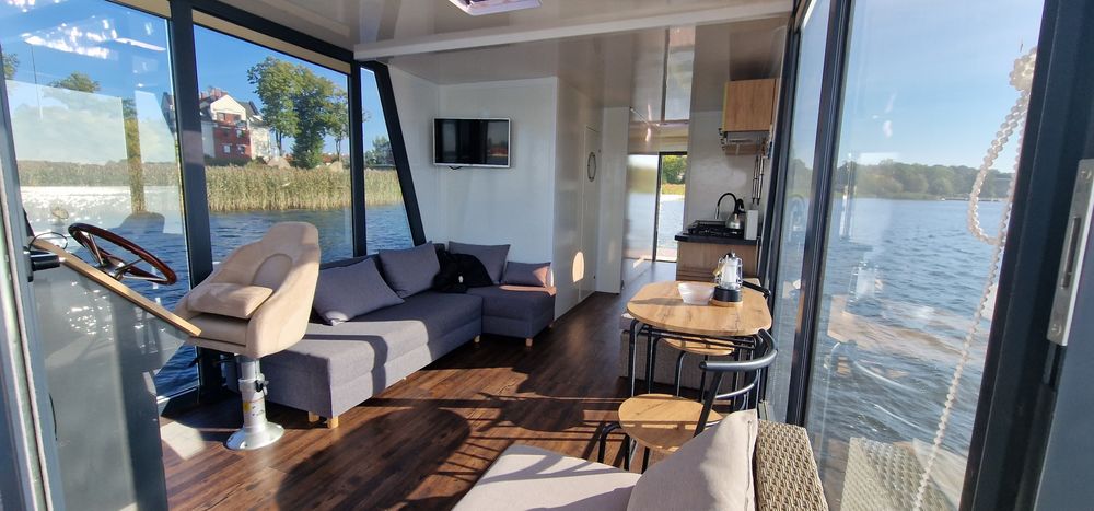 Houseboat 13m 2silniki yamaha 50