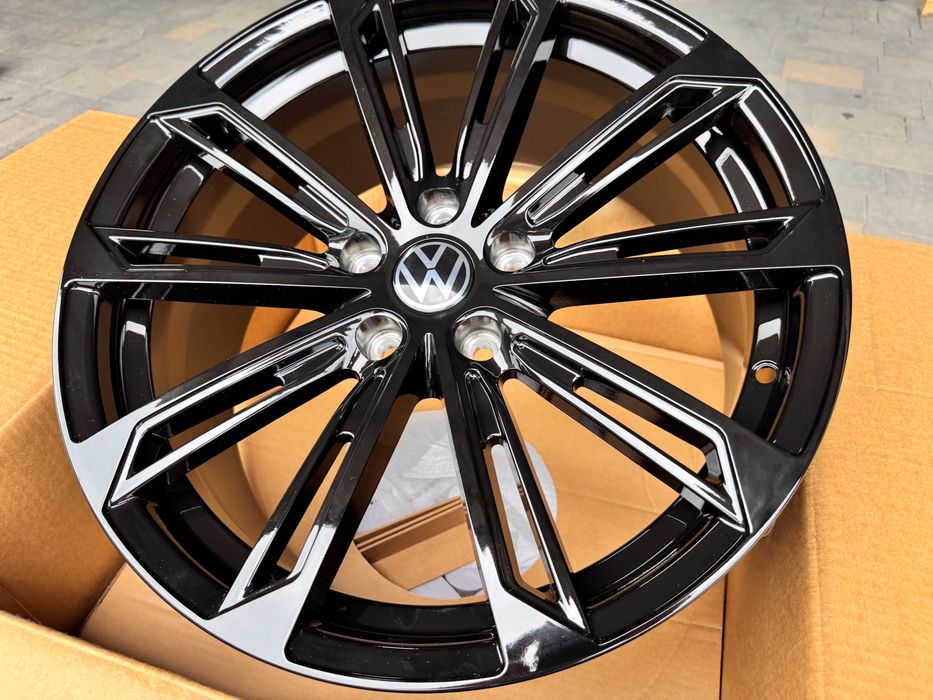 Чорні титани R18 5x112 SKoda OCtavia A5 A& SuperB Kodiaq Karoq Golf 7