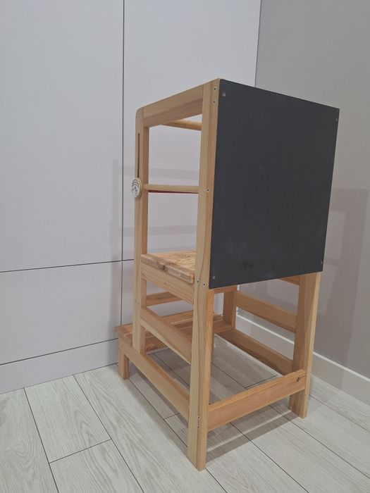 Helper kitchen z tablicą kredową