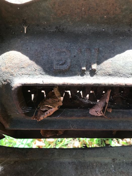 Stara żeliwna sieczkarnia