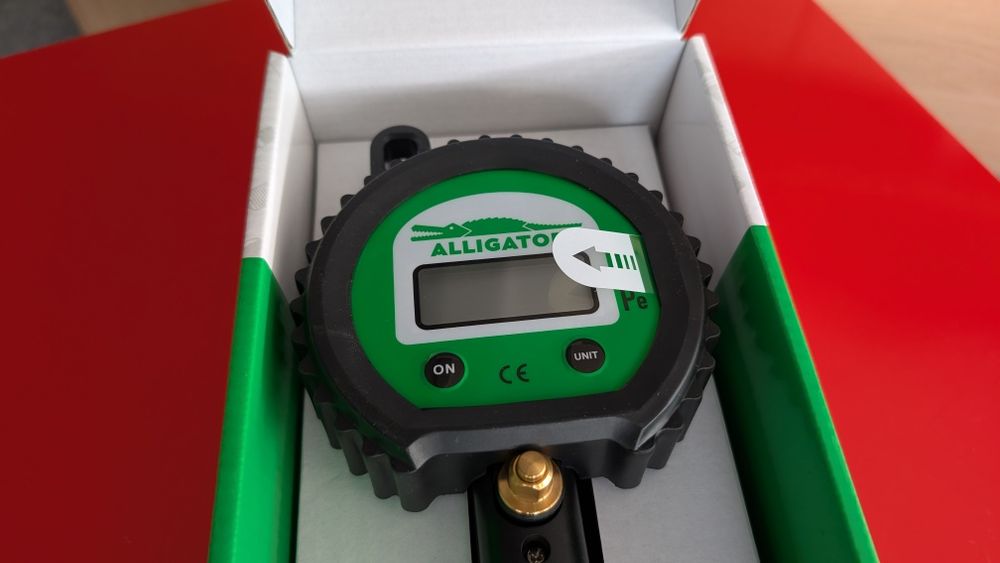 Pistolet do pompowania kół Alligator Digital - Elektroniczny