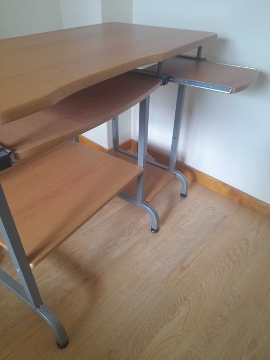 Desk/PC table64729631018371121