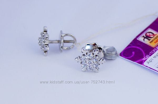 Серьги из белого золота и бриллиантами 0,37 карат.