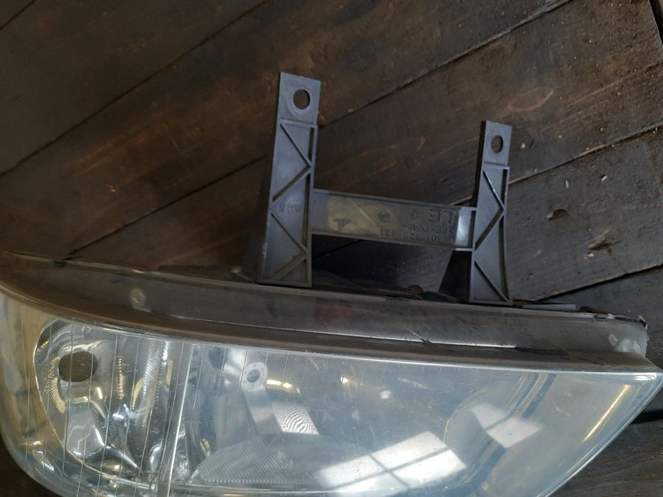 Lampa lewy przód - Volkswagen T5