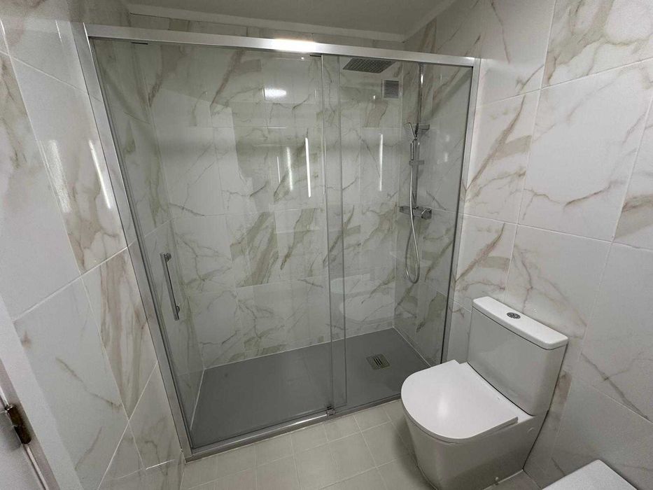 Arrenda-se T2 remodelado c/ garagem Sra da Hora junto ao metro
