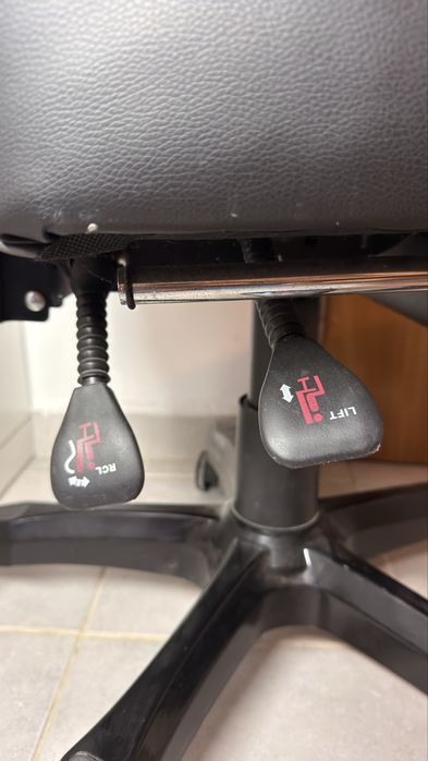 Cadeira gamer nova