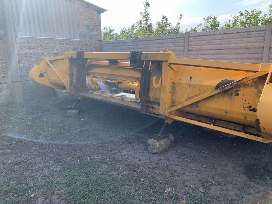 Продам кукурудзяну жатку ЖК-80