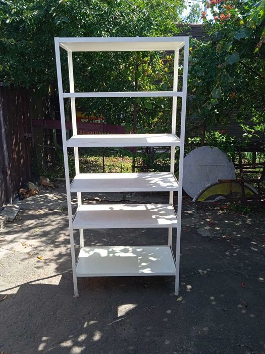 Металлический стеллаж