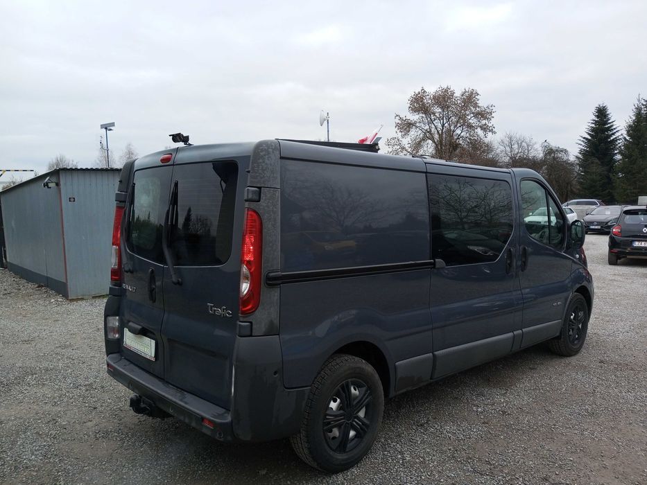 Renault Trafic 2.5 DCI 145 KM