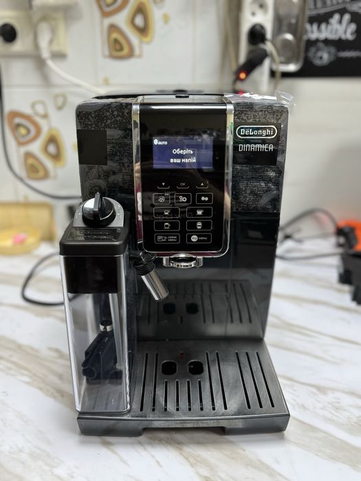 Зернова кавоварка як НОВА Delonghi dinamica 2020 рік стан новоі