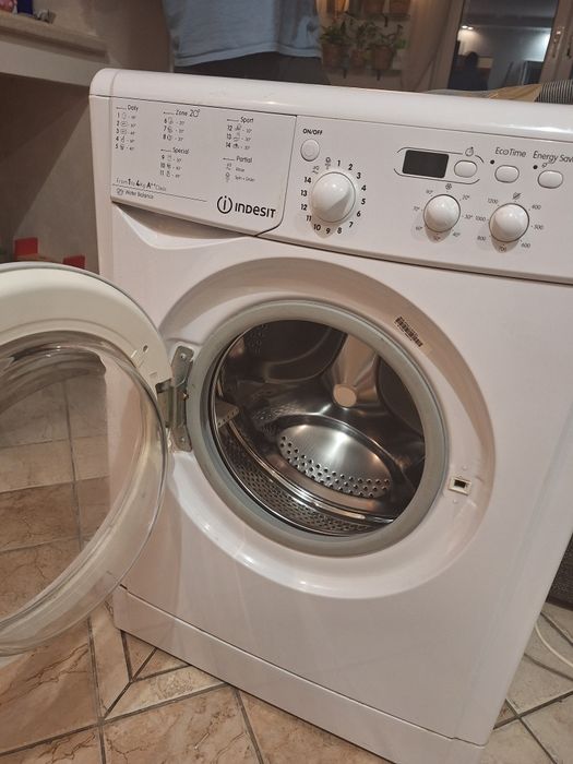 Sprzedam działającą pralkę