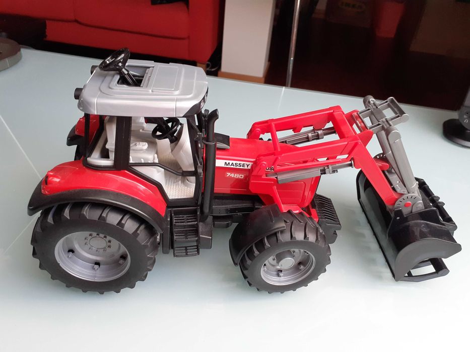 Trator Massey Ferguson 7480 (Bruder)